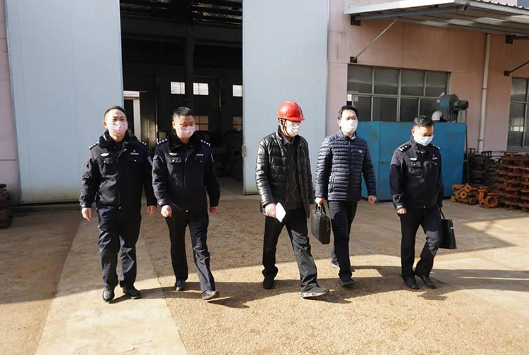 市公安局相關(guān)部門到宙斯泵業(yè)走訪
