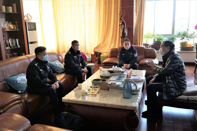 市公安局相關(guān)部門到宙斯泵業(yè)走訪