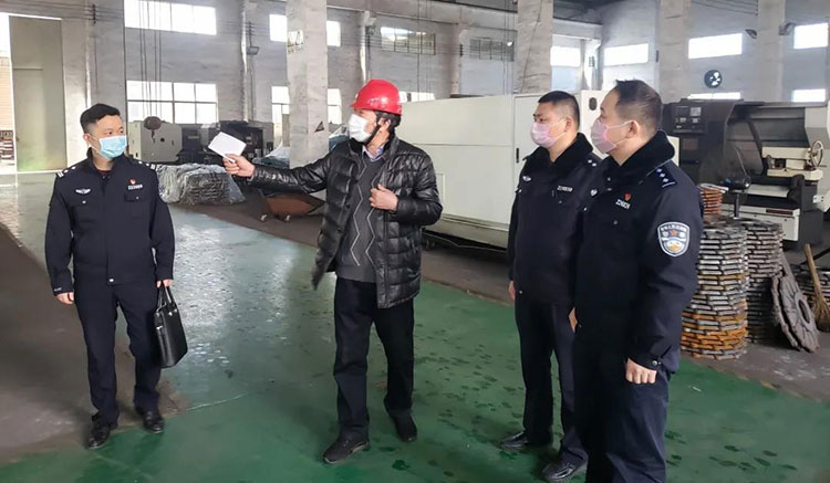 市公安局相關(guān)部門到宙斯泵業(yè)走訪